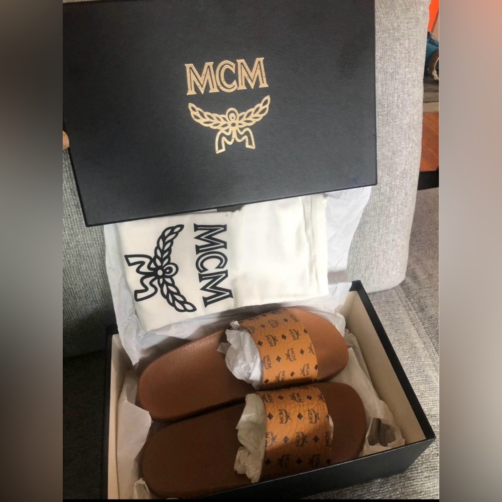 NIB Women’s MCM brown logo slides